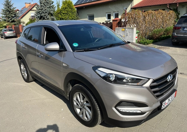 Hyundai Tucson cena 69600 przebieg: 110000, rok produkcji 2017 z Jastarnia małe 191